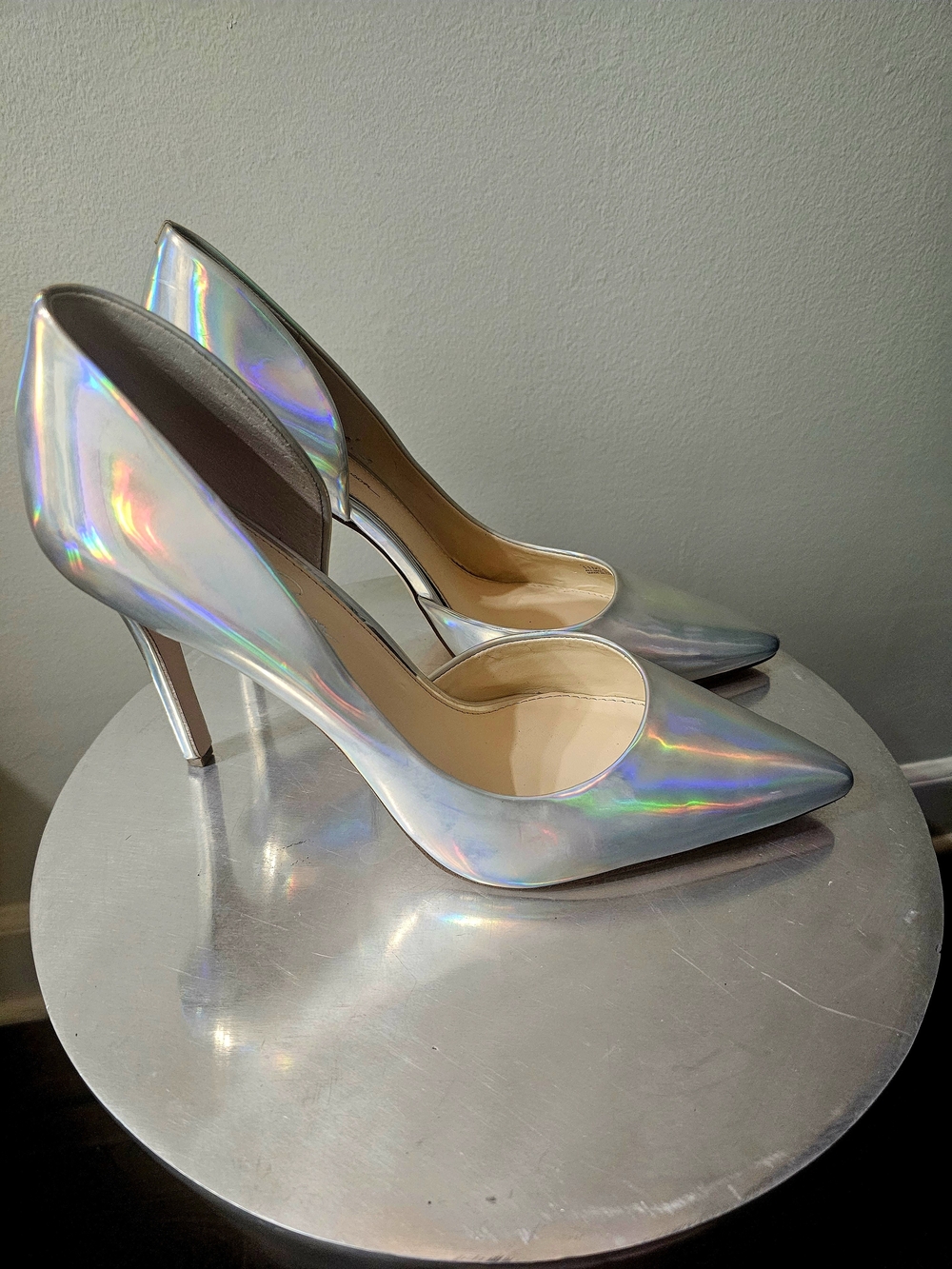 Jessica Simpson Silver Holographic Pointed-Toe Pumps Size 11 - Picture 3 of 7